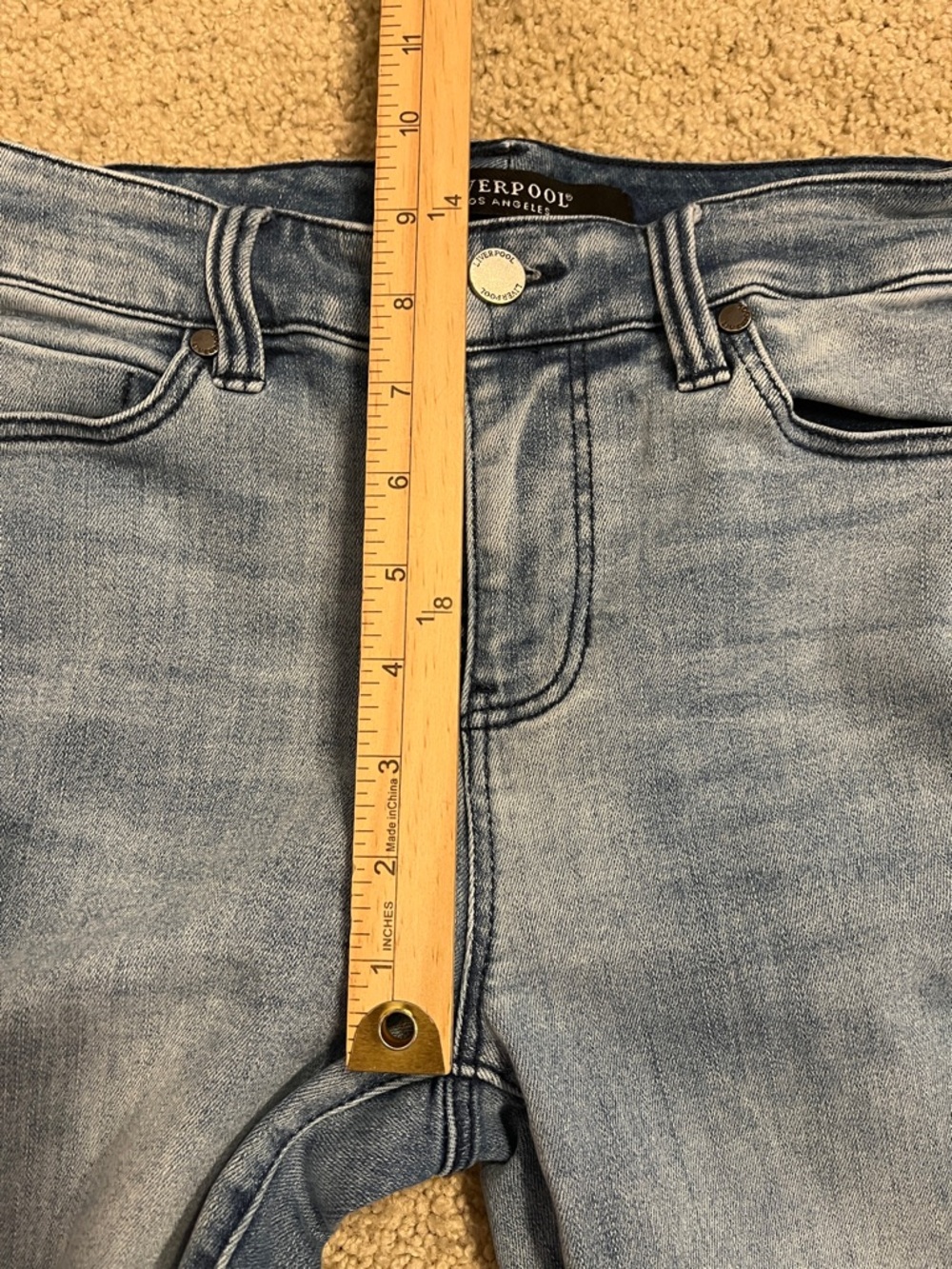 Liverpool Crop Wide Cuff Stretchy Light Wash Blue Jeans Mid Rise Size 6 - Picture 12 of 13